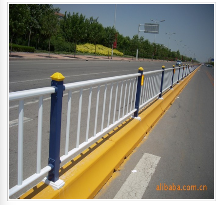 道路隔离栏
